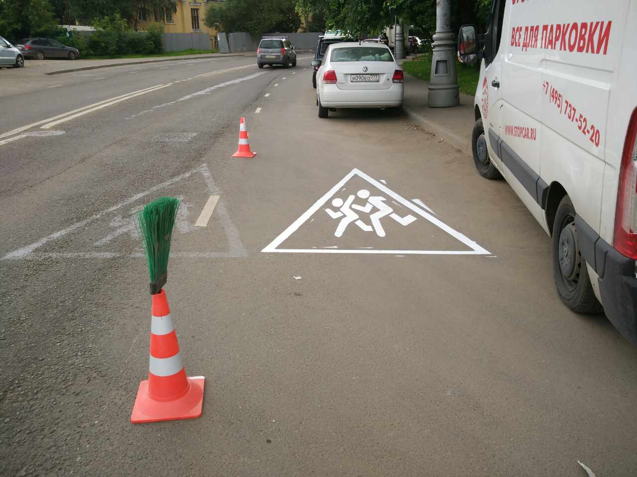 Нанесение дорожной разметки на Фрязевской улице - продолжение работ